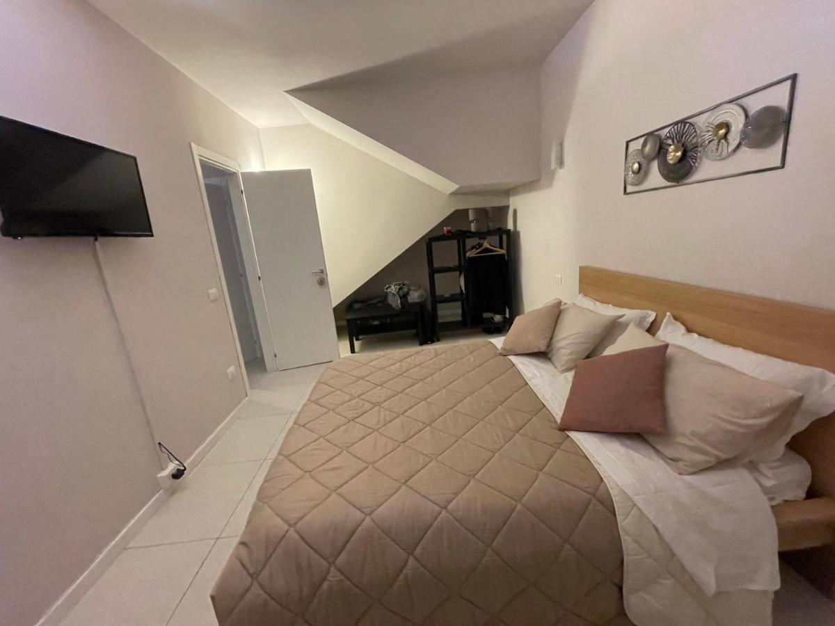 100 Passi Hotel Palermo Bagian luar foto